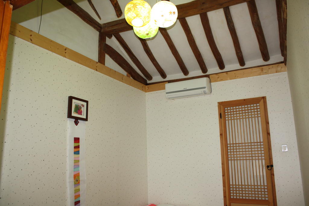 Dukmanjae Hotell Jeonju Exteriör bild